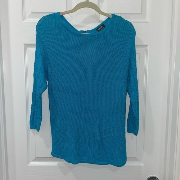 Sweaters - 💰 3 For $25💰 CUTE zip back SWEAter SZ M from NICOLE by Nicole Miller​​​